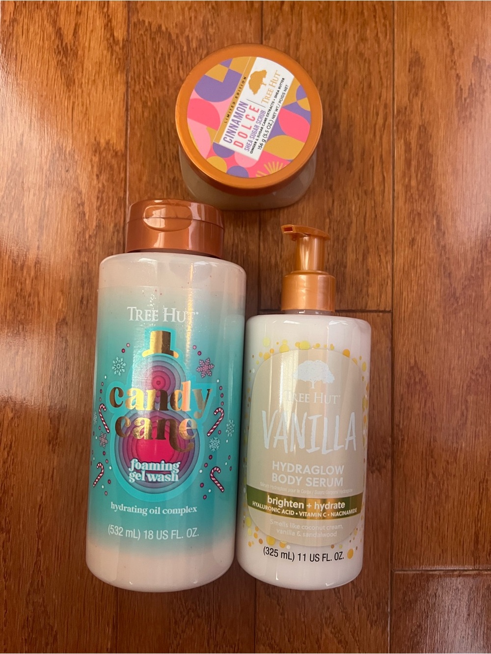 Tree Hut Candy Cane Foaming Gel Wash & Vanilla HydraGlow Body Serum - White/Teal